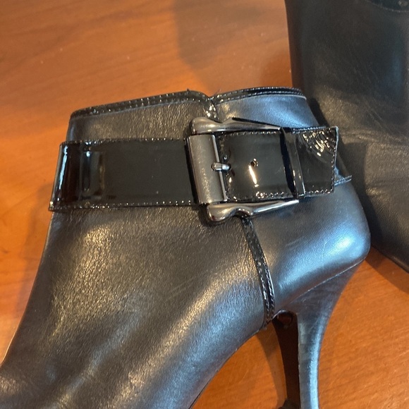Sofft Black Pointed Toe Leather Booties with buckle detail 9.5 - Picture 10 of 12